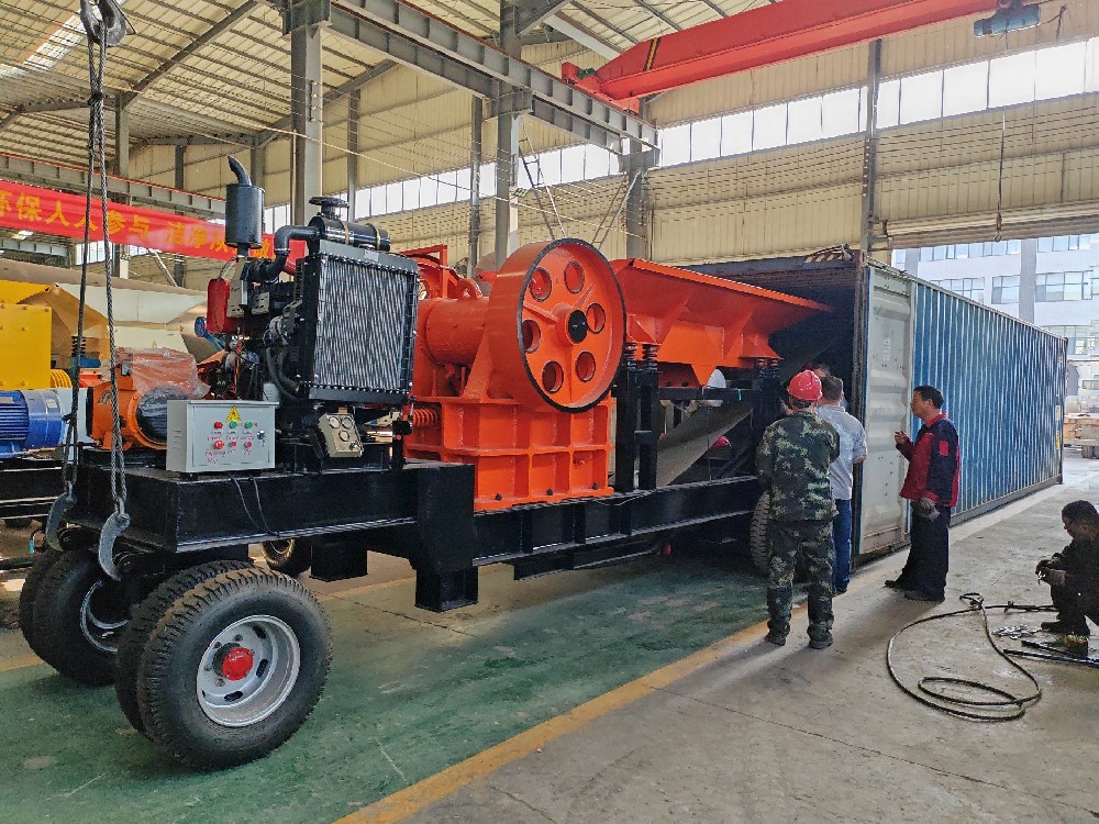 On-site inspection of the PE400X600 mobile jaw crusher + hammer crusher integrated machine shipped by Kaigao Machinery to Turkmenistan